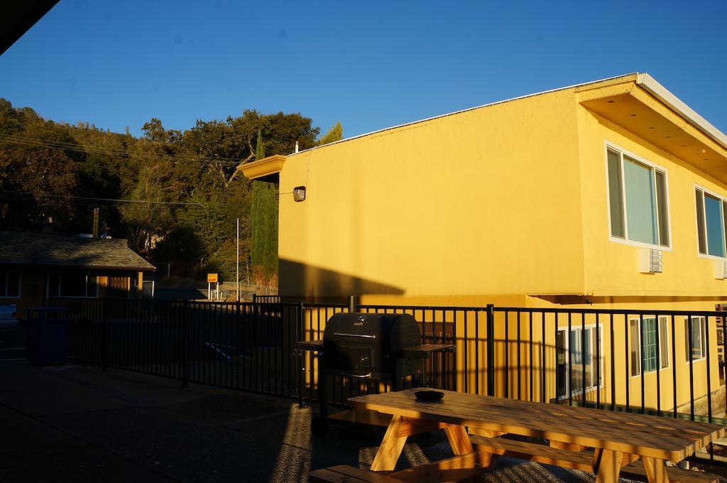 Lake Marina Inn Clearlake Oaks Esterno foto