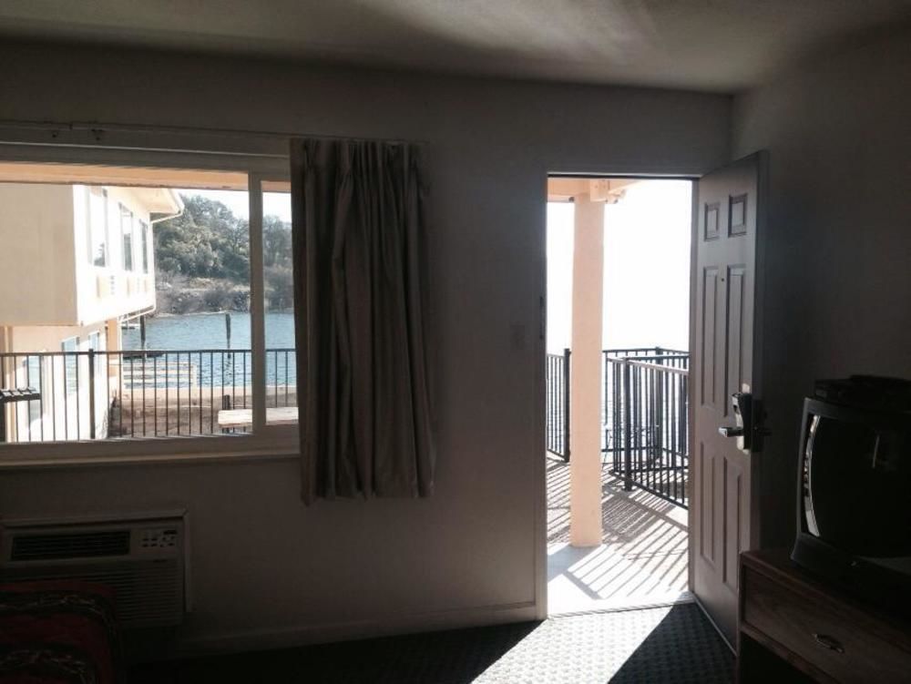 Lake Marina Inn Clearlake Oaks Esterno foto